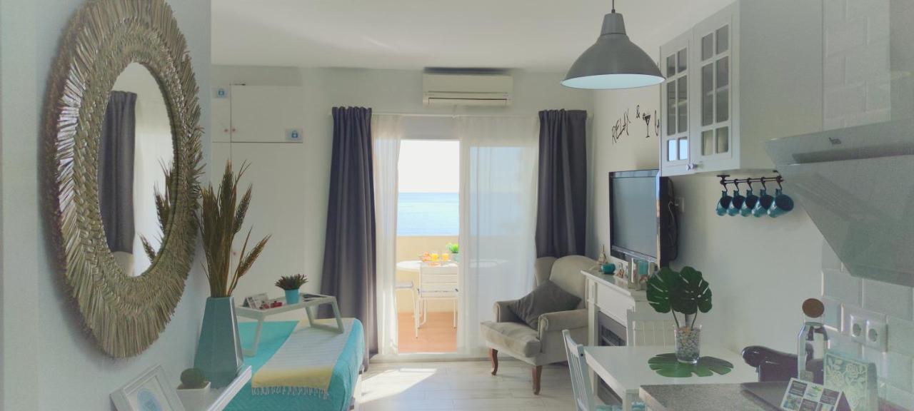 El Estudio De La Playa Benalbeach Holidays Deluxe Benalmadena Exterior photo